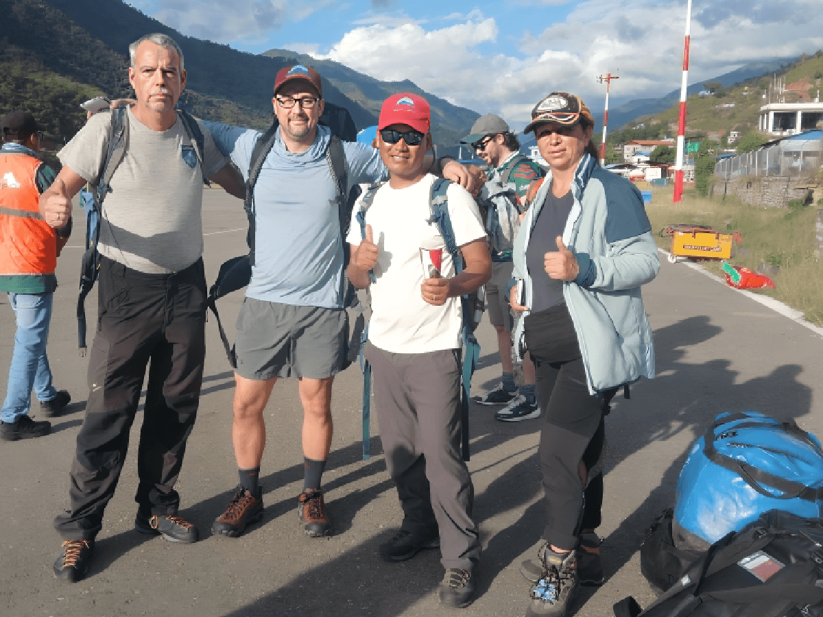 safe flight to lukla